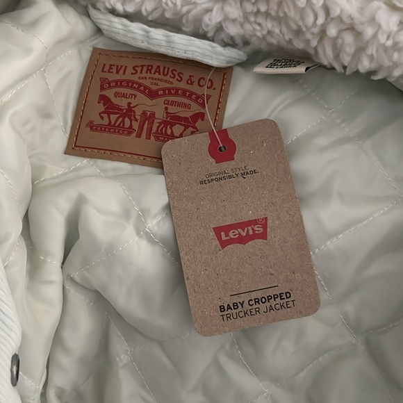LEVI’S Sherpa Baby Baggy Cropped Trucker Jacket, NWT - Picture 9 of 12